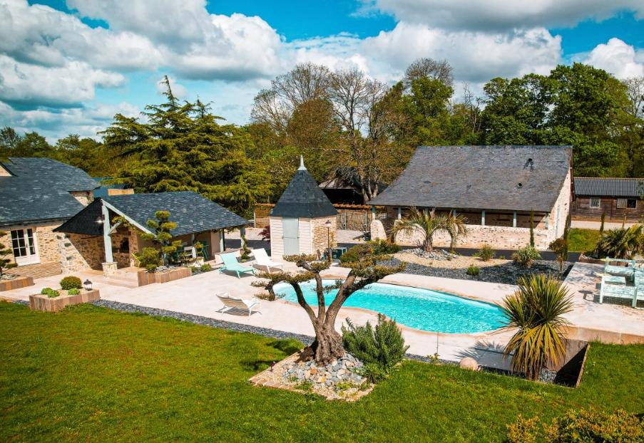 Un beau jardin au milieu d’un haras